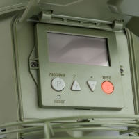 EUROHUNT Futterautomat Evolution 2.0 (12V) mit Batterie und Solarpanel